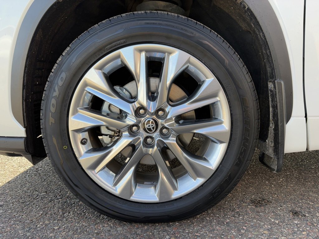 Used 2023 Toyota Highlander Limited image 9