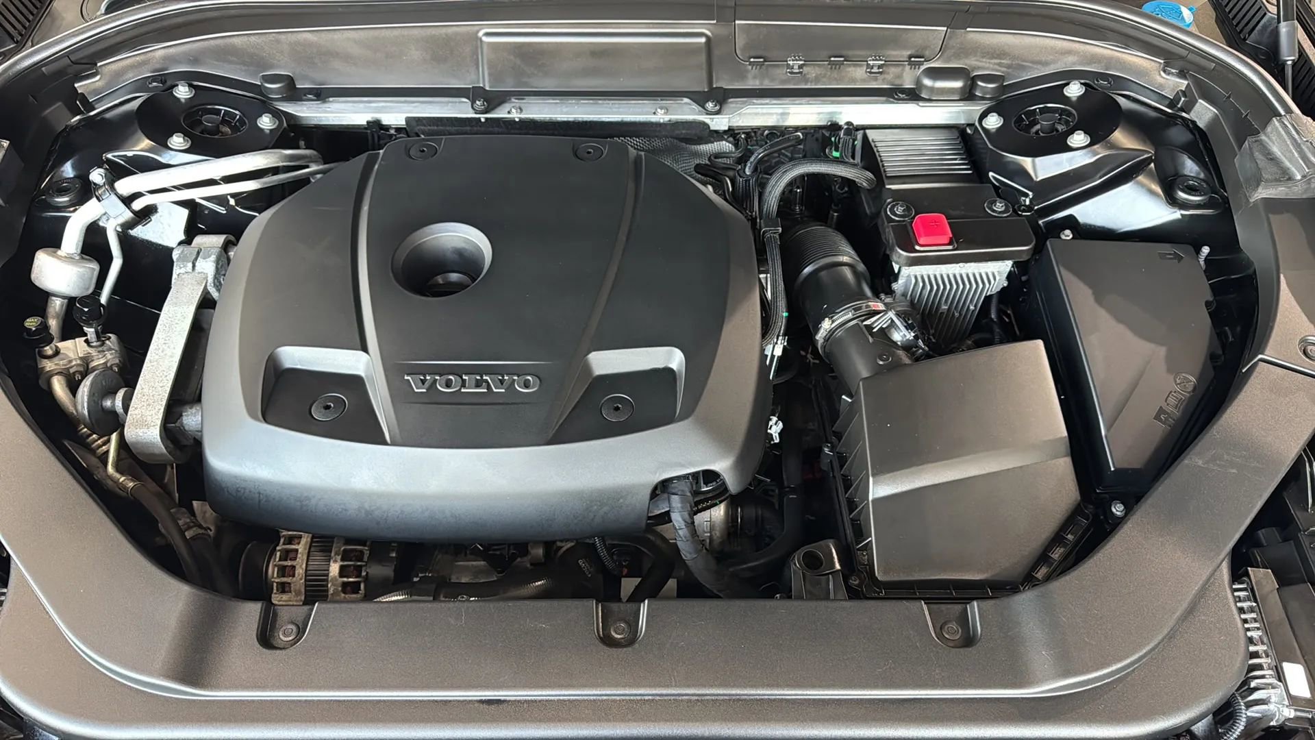 Used 2019 Volvo XC60 T5 R-Design w/ Protection Package Premier image 43