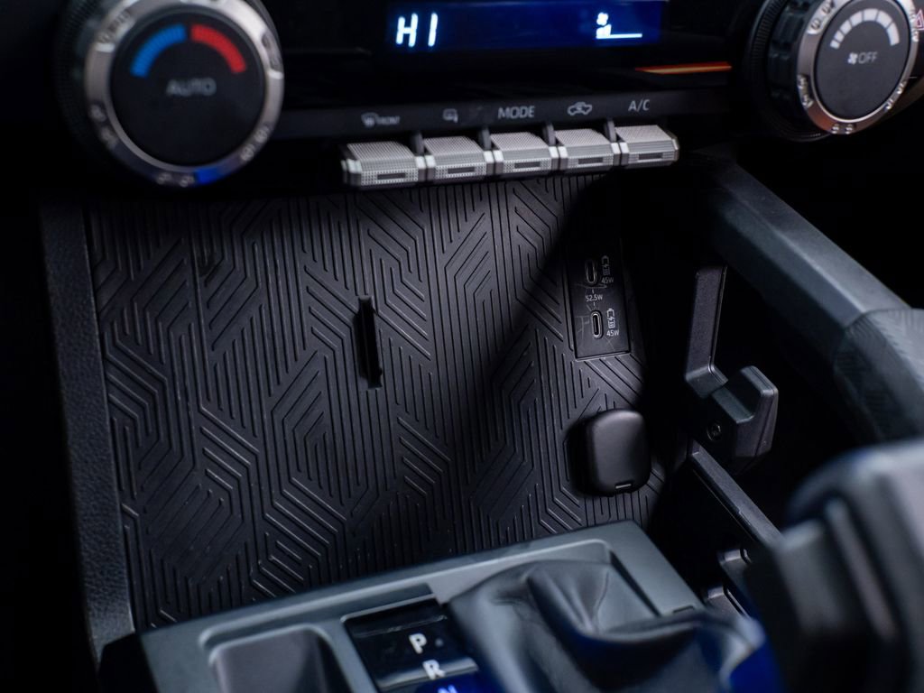 Used 2024 Toyota Tacoma TRD Off-Road image 27