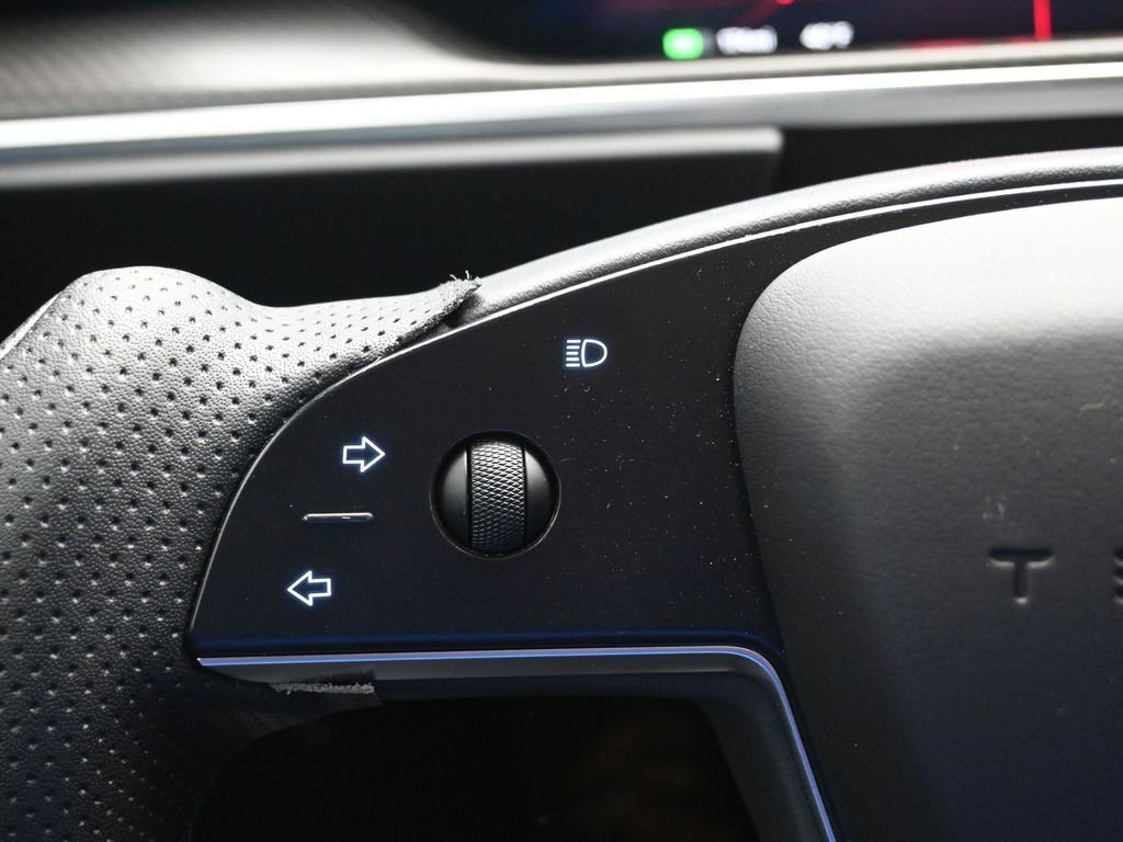 Used 2022 Tesla Model S Plaid image 15