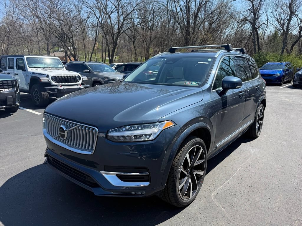 Used 2025 Volvo XC90 B6 Plus w/ Protection Package AWD/4WD image 3