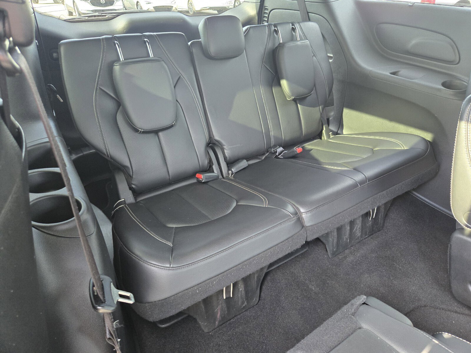 Used 2022 Chrysler Pacifica Touring-L w/ S Appearance Package image 17