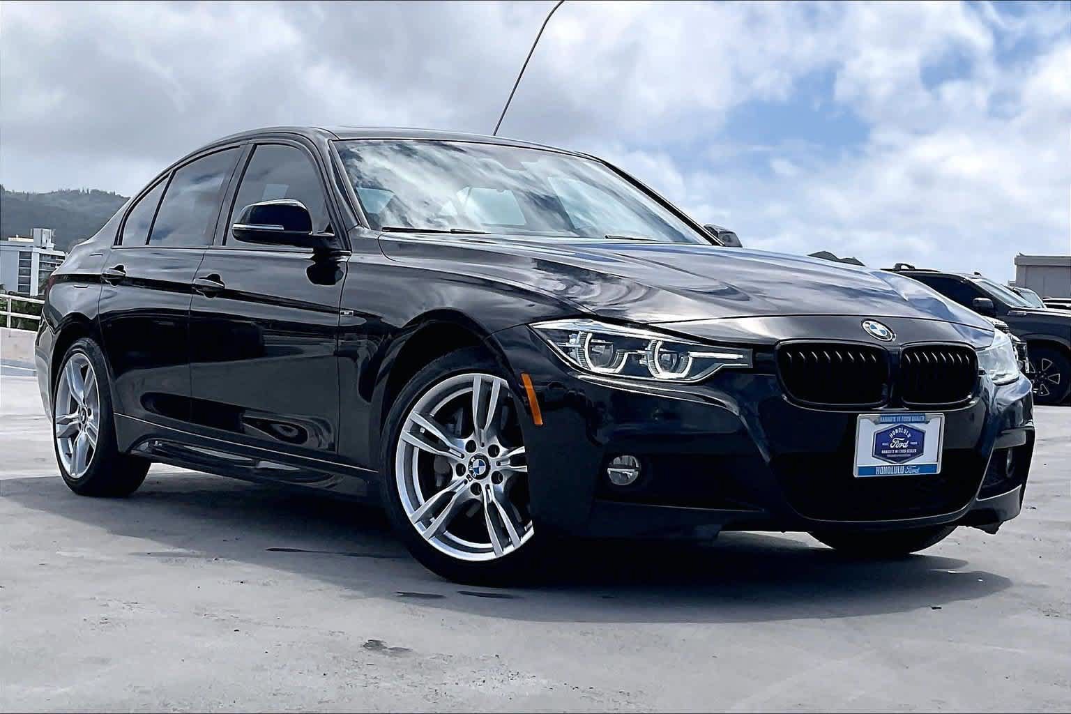 Used 2017 BMW 330i xDrive Sedan AWD/4WD image 21