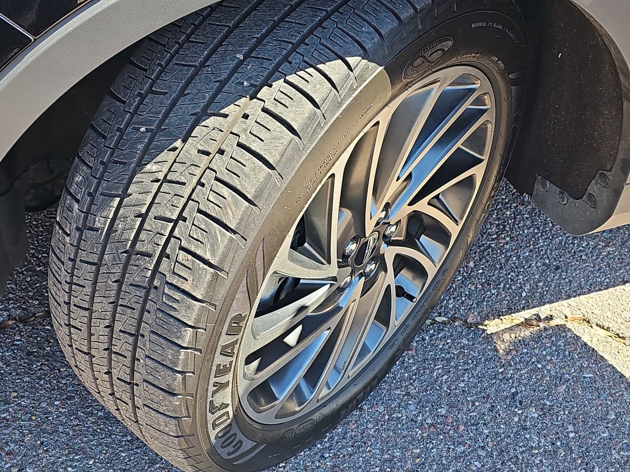 Used 2019 Lincoln Nautilus Reserve image 33