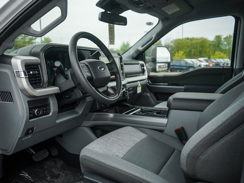 New 2026 Ford F350 XLT w/ XLT Premium Package AWD/4WD image 15