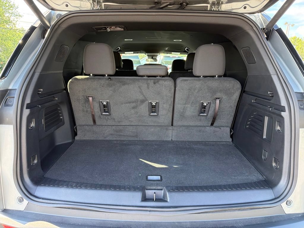 Used 2024 Chevrolet Traverse LS w/ LPO, Floor Liner Package AWD/4WD image 34