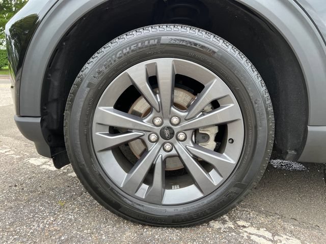Certified 2023 Ford Explorer XLT w/ Equipment Group 202A AWD/4WD image 16