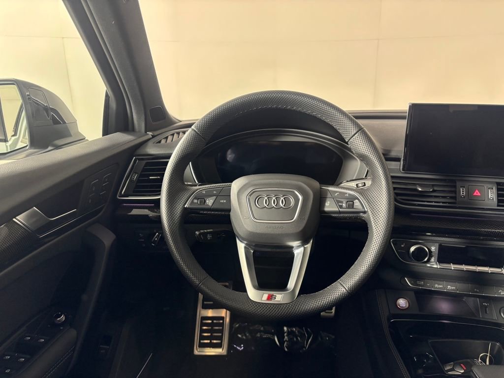 Used 2025 Audi SQ5 Premium Plus w/ Premium Plus Package image 13