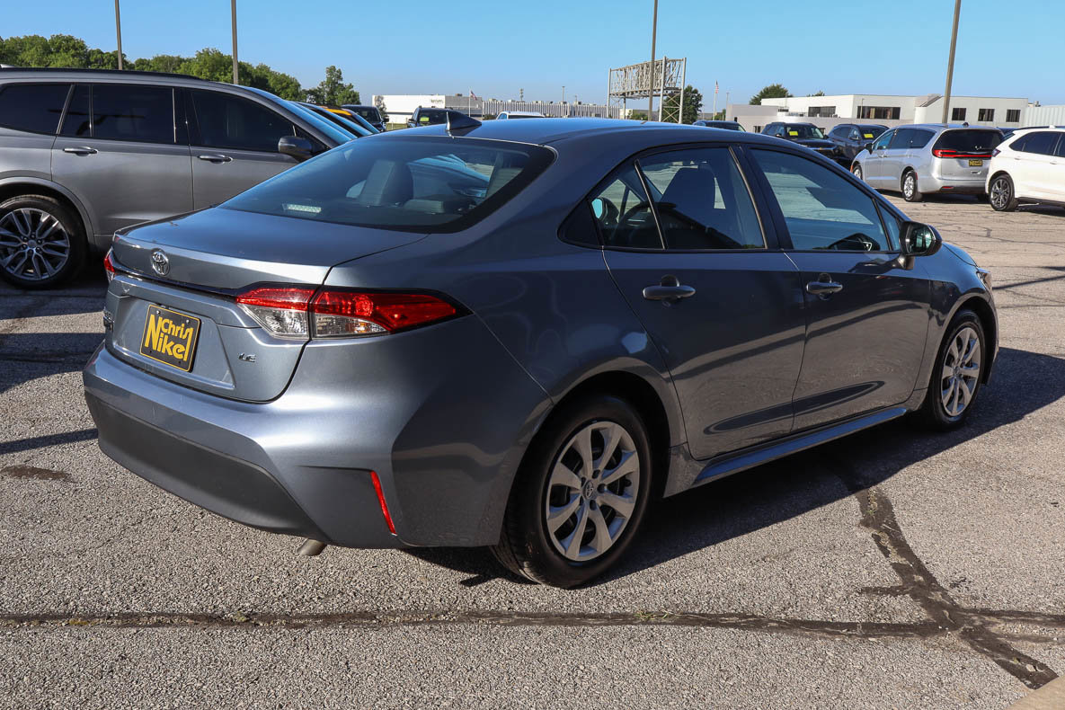 Used 2024 Toyota Corolla LE FWD image 4