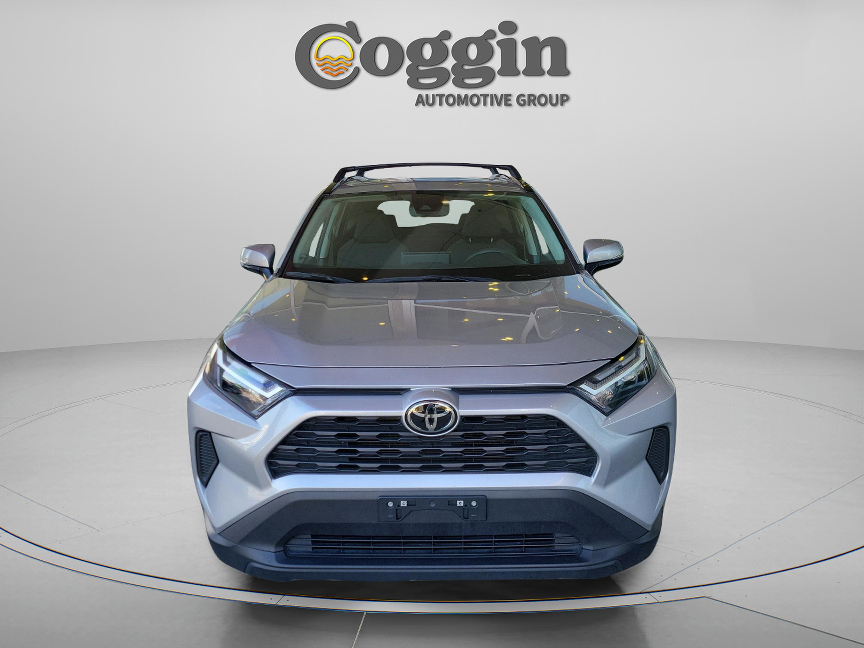 Used 2024 Toyota RAV4 XLE w/ Convenience Package image 5