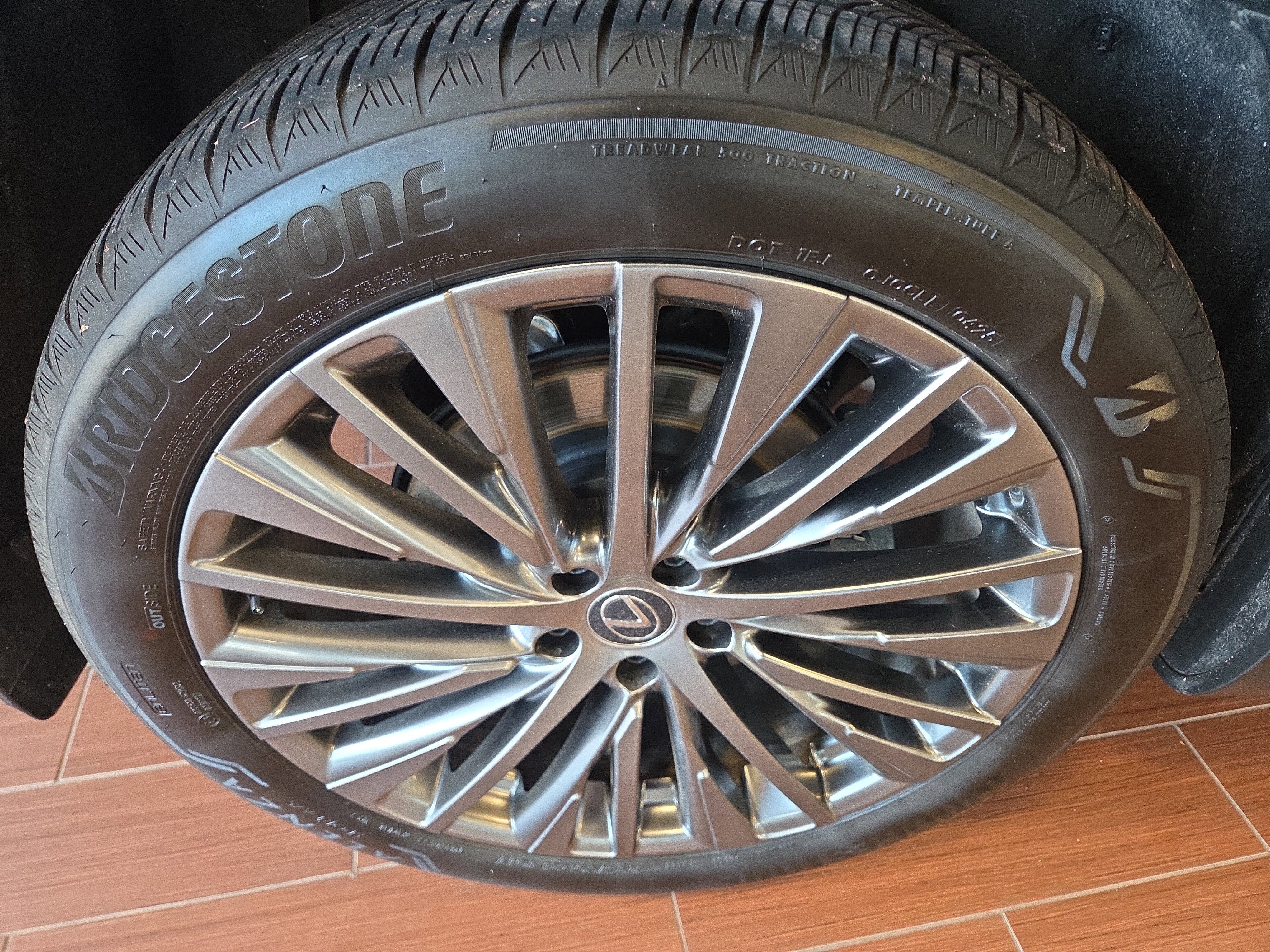 Certified 2025 Lexus RX 450h AWD w/ Convenience Package image 9