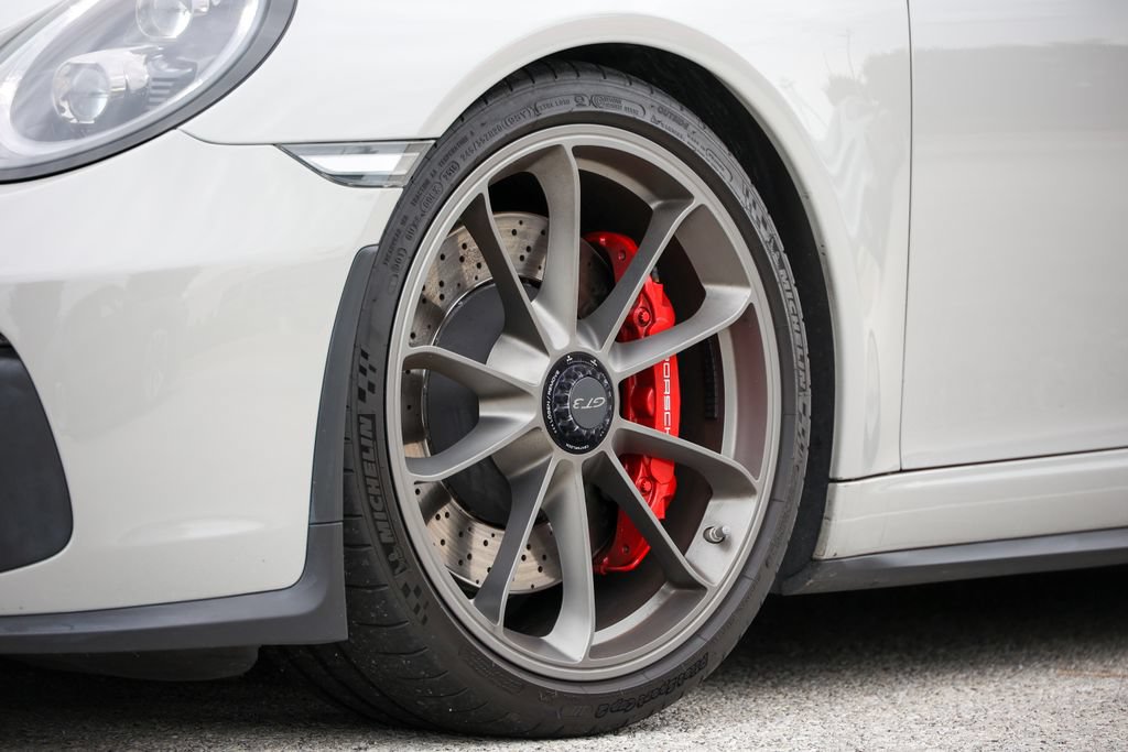Certified 2018 Porsche 911 GT3 RWD image 10