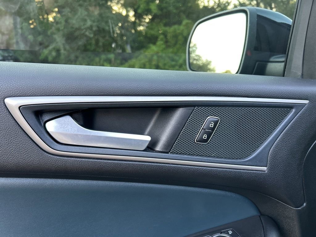 Used 2023 Ford Edge SEL w/ Sport Appearance Package image 18