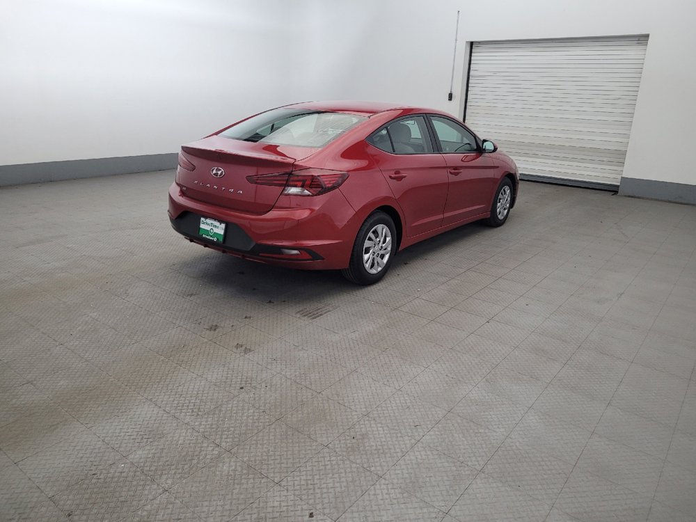 Used 2019 Hyundai Elantra SE FWD image 9