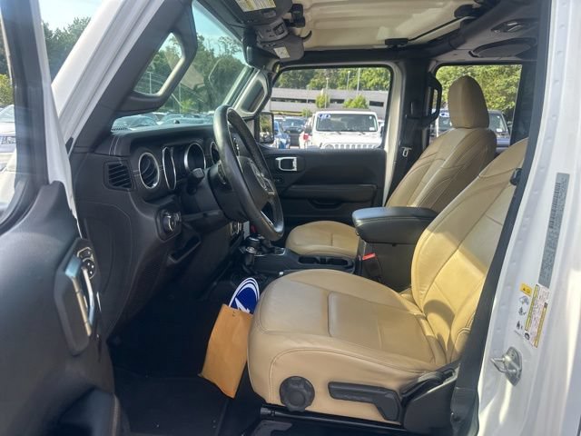 Used 2018 Jeep Wrangler Unlimited Sahara w/ Dual Top Group AWD/4WD image 18