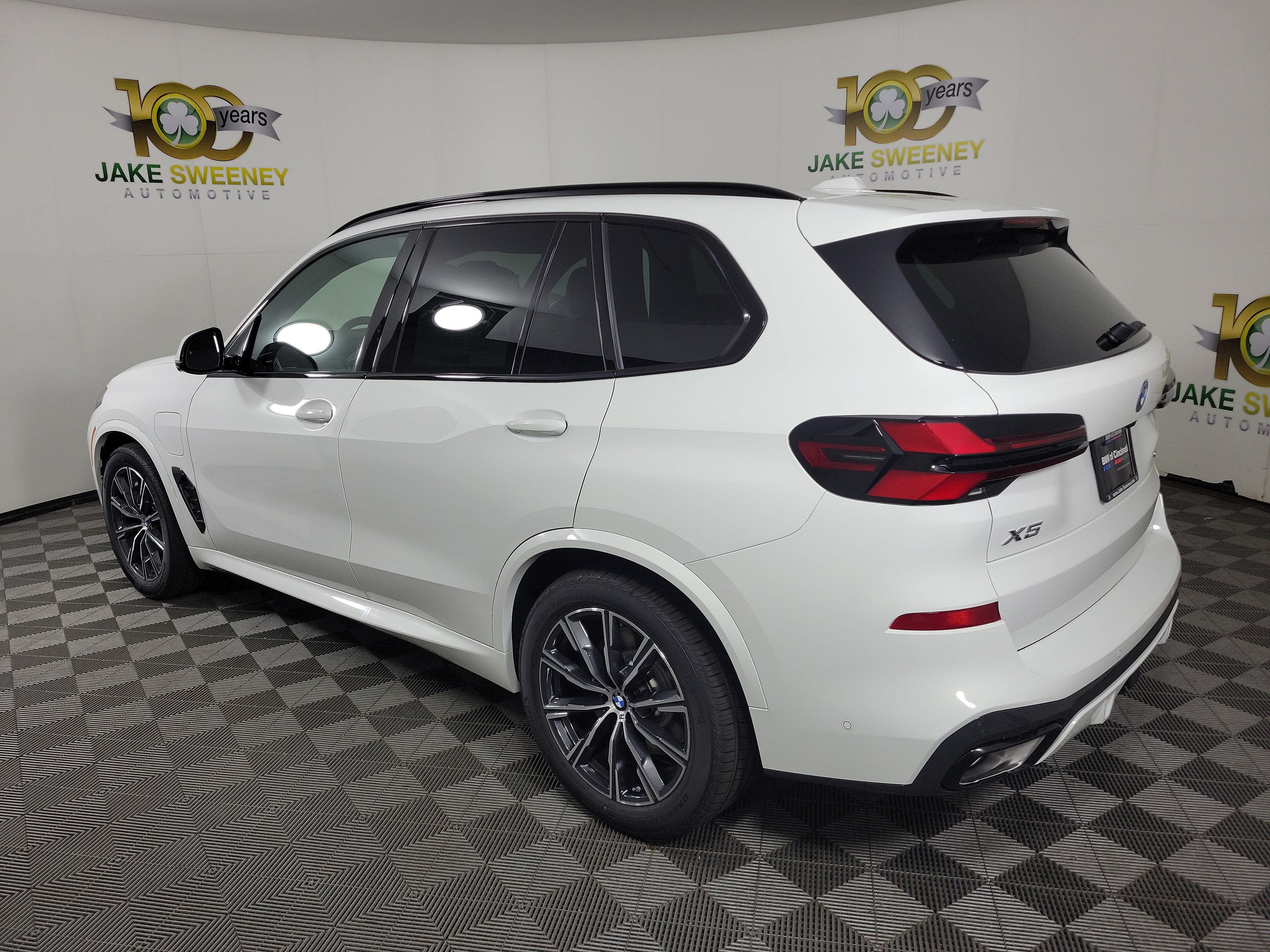 New 2026 BMW X5 xDrive50e w/ M Sport Package AWD/4WD image 5