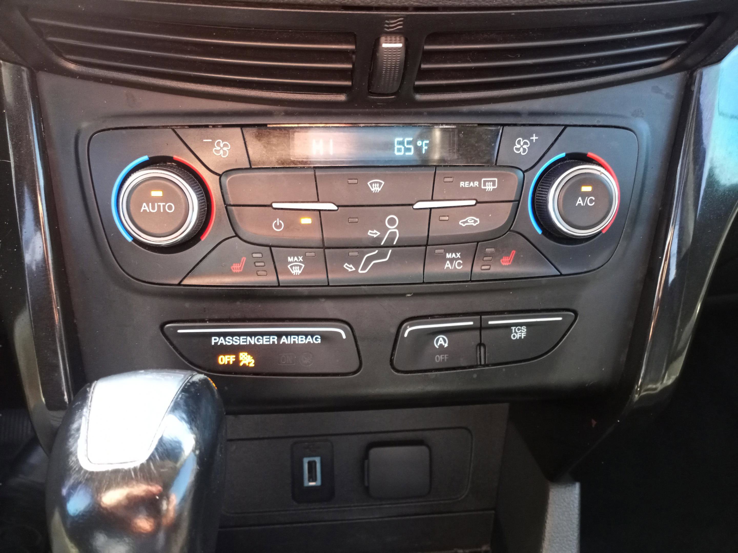 Used 2017 Ford Escape Titanium image 20