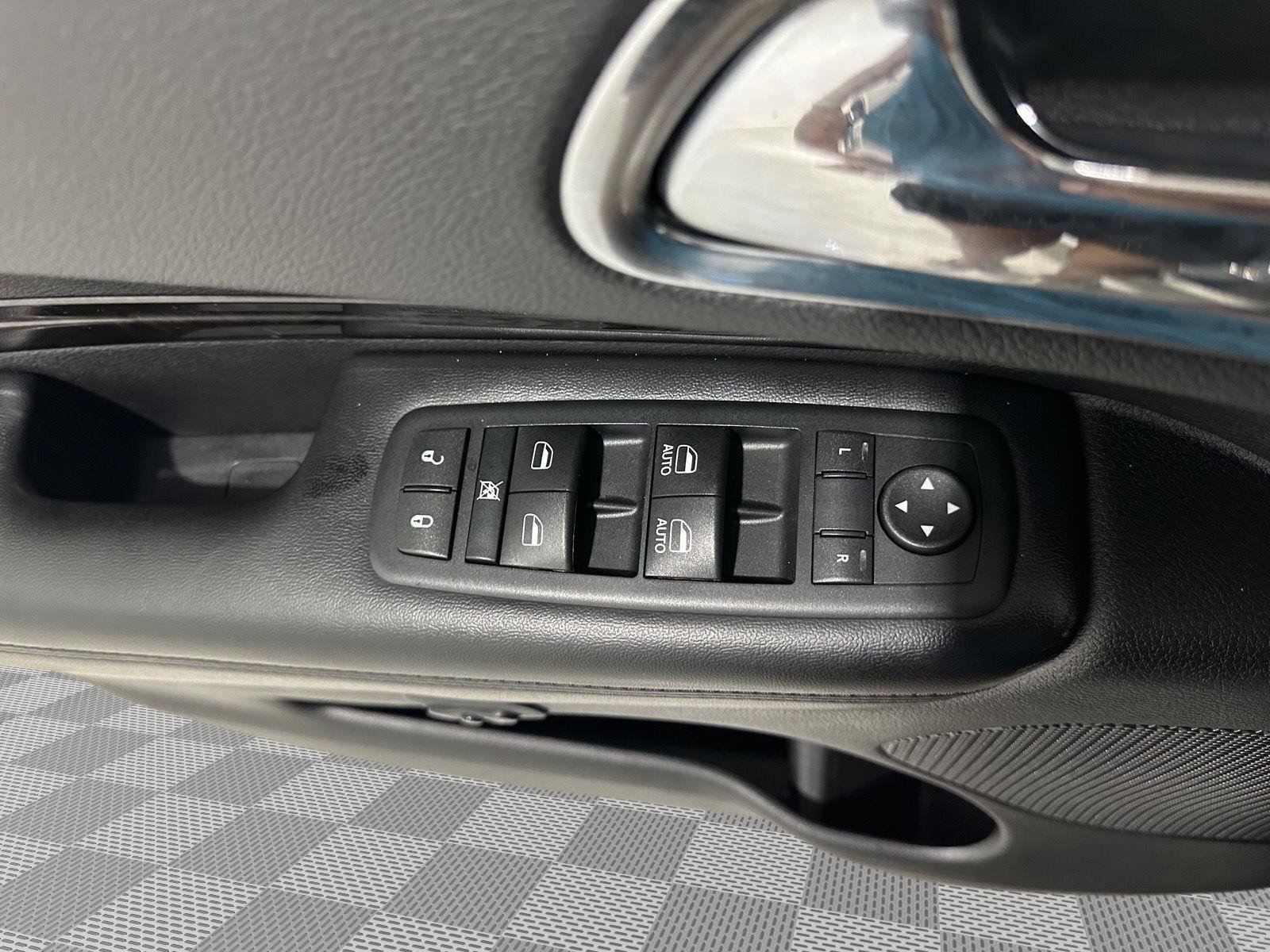 Used 2016 Dodge Durango Limited w/ Nav & Power Liftgate Group AWD/4WD image 20