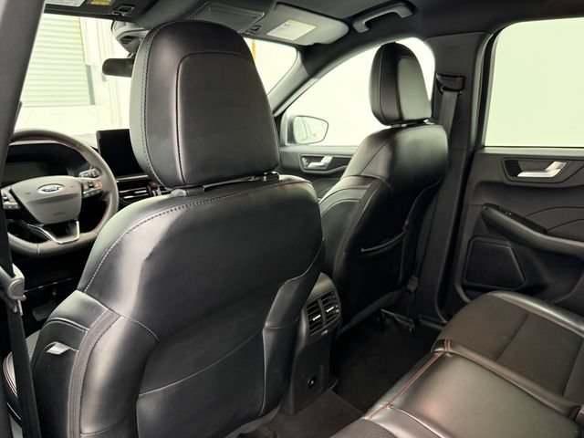 Used 2025 Ford Escape ST-Line w/ Tech Pack #1 FWD image 31