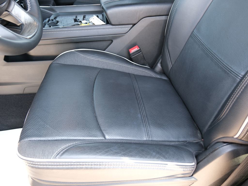 Used 2025 RAM 3500 Limited image 26