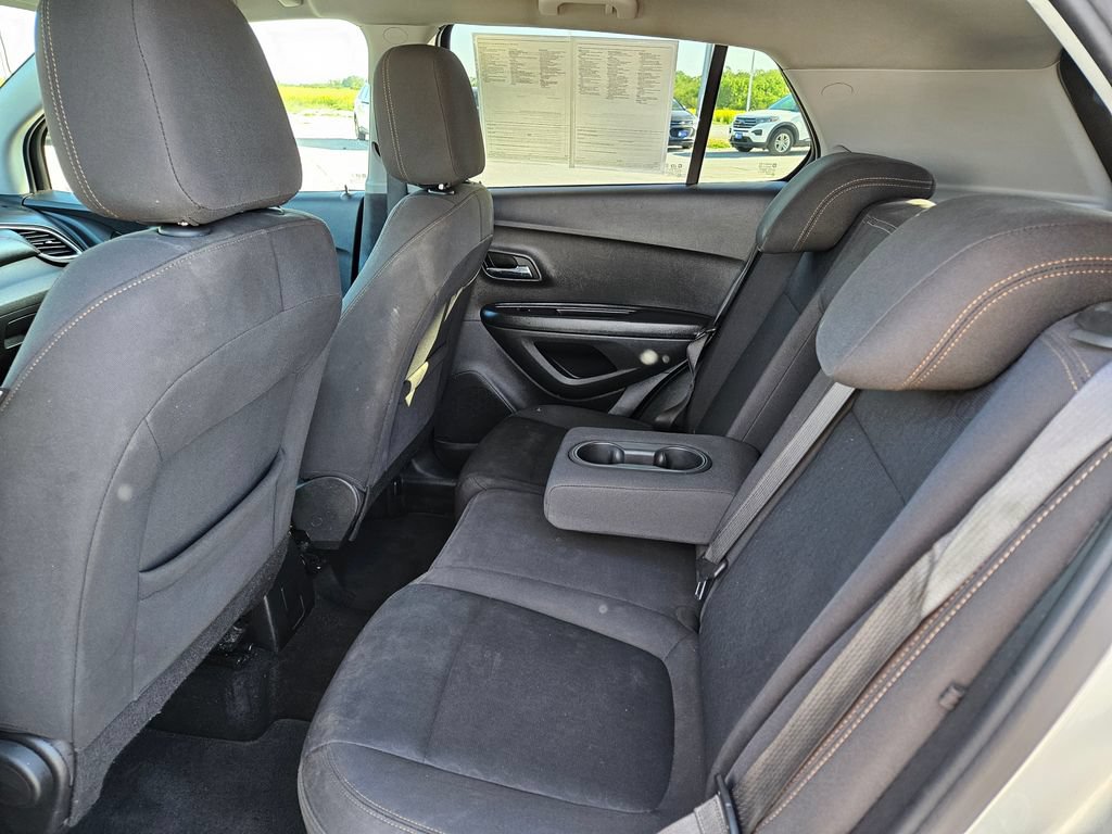 Used 2022 Chevrolet Trax LS w/ Tint and Cruise Package AWD/4WD image 25