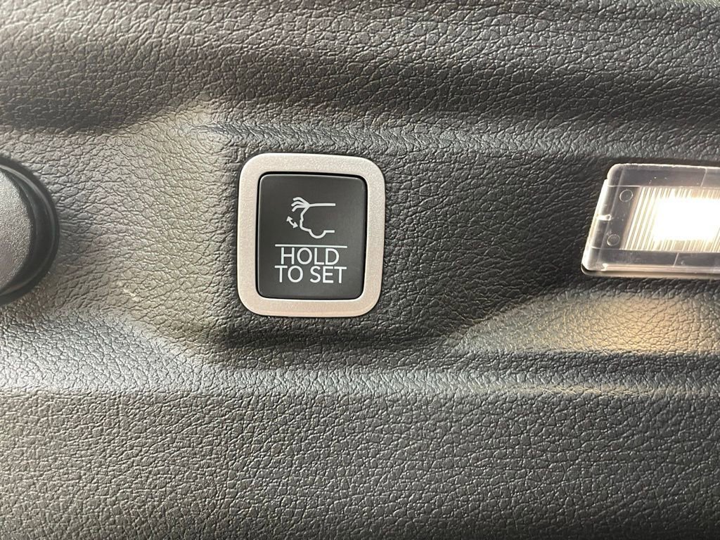 New 2025 Jeep Grand Cherokee L Altitude image 19