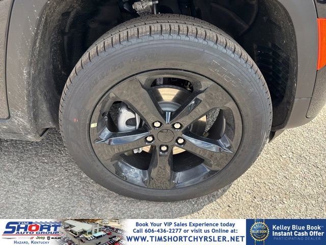 New 2026 Jeep Grand Cherokee Limited w/ Limited Altitude Package AWD/4WD image 12