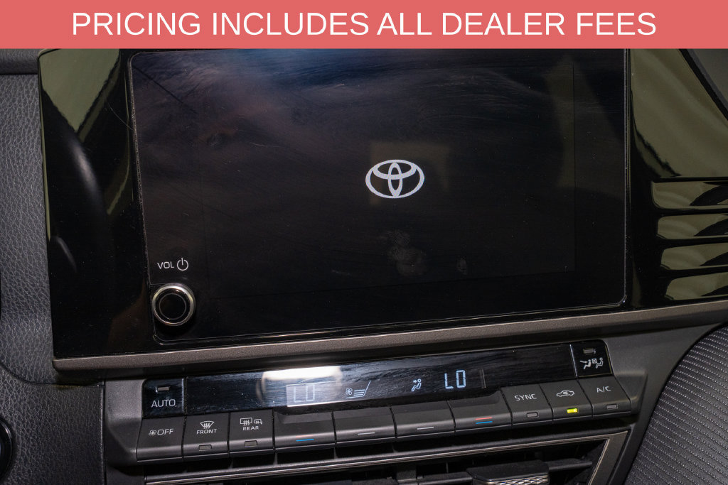 Used 2025 Toyota Camry SE FWD image 12