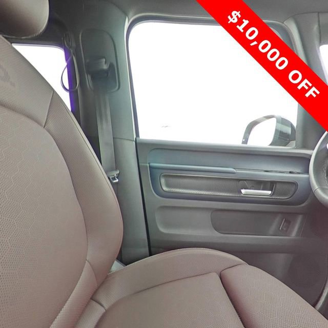 New 2025 Volkswagen ID. Buzz Pro S image 29