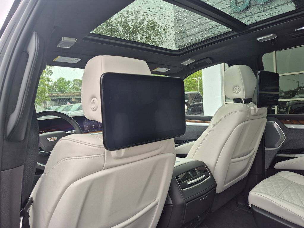 Used 2025 Cadillac Escalade ESV Sport Platinum AWD/4WD image 15