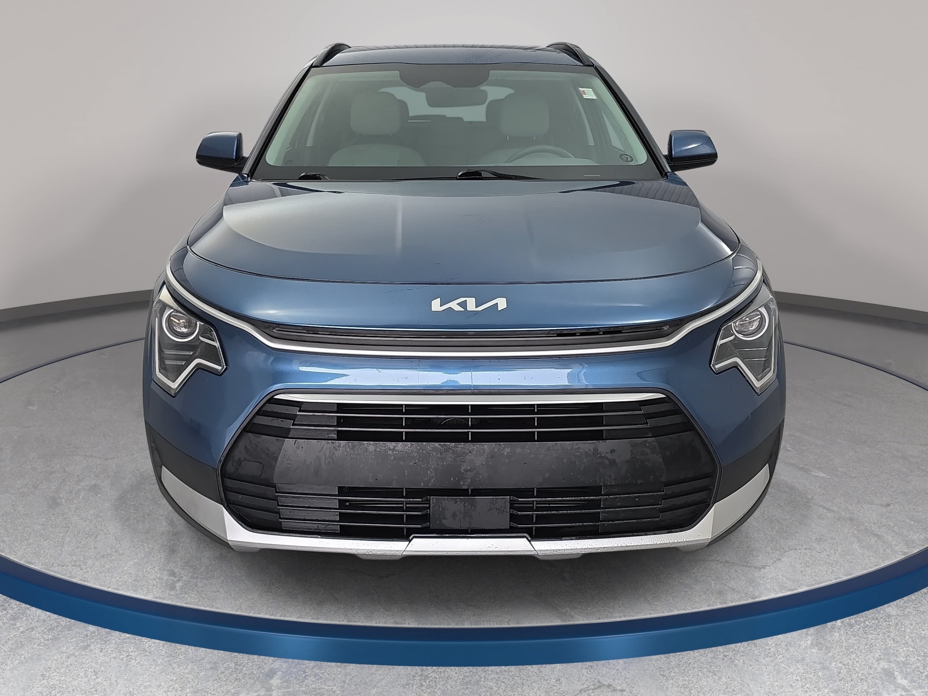 Used 2023 Kia Niro EX FWD image 2