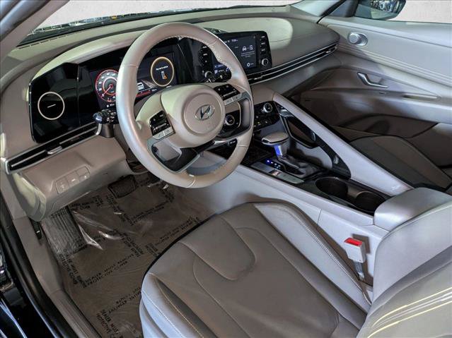 Used 2022 Hyundai Elantra SEL w/ Convenience + Premium Package FWD image 10