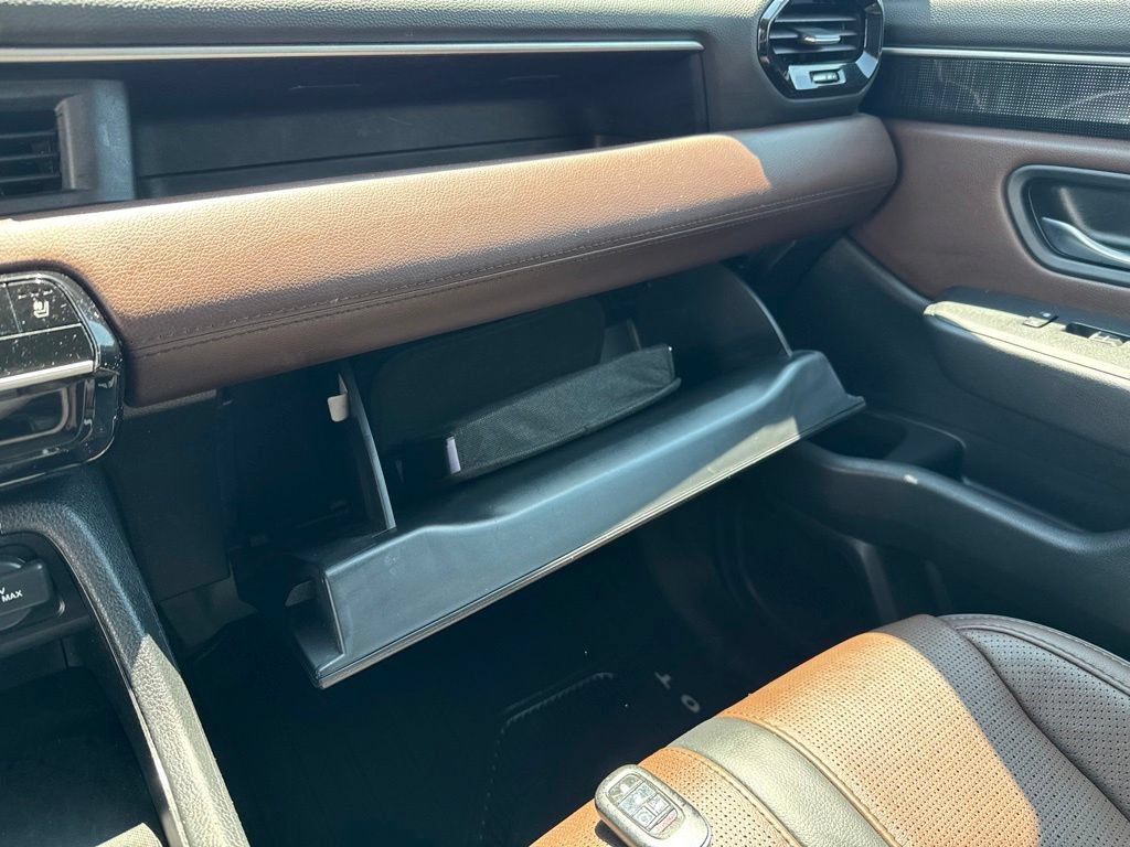 Used 2025 Honda Pilot Elite image 28