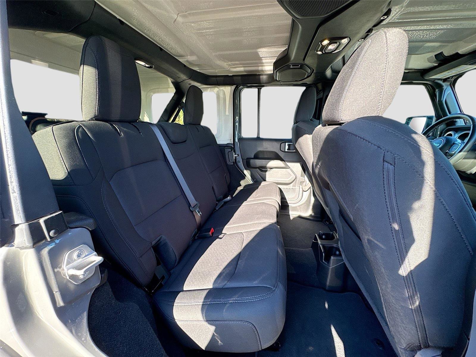 Used 2021 Jeep Wrangler Unlimited Sahara image 25