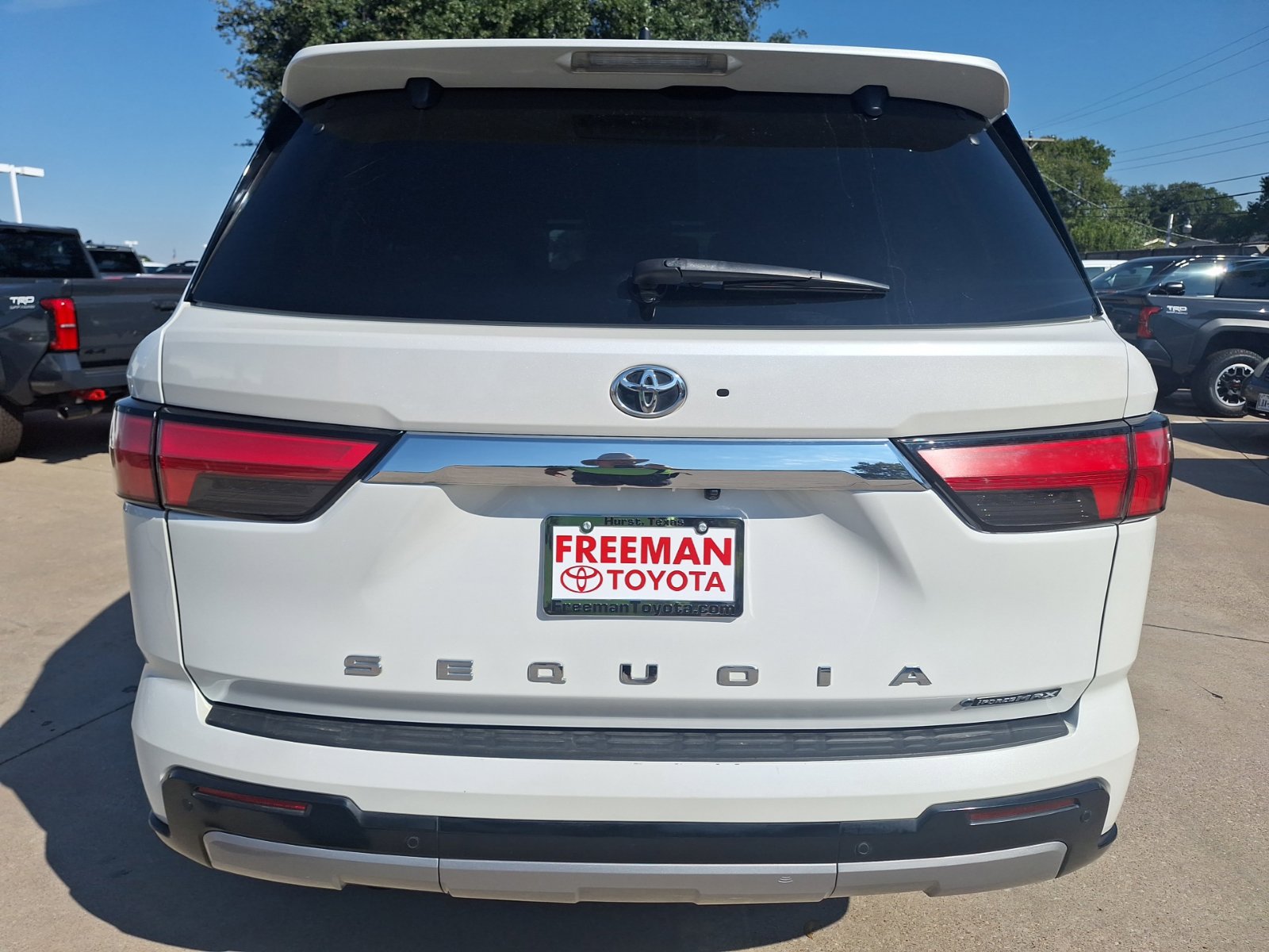 Used 2025 Toyota Sequoia Limited AWD/4WD image 5
