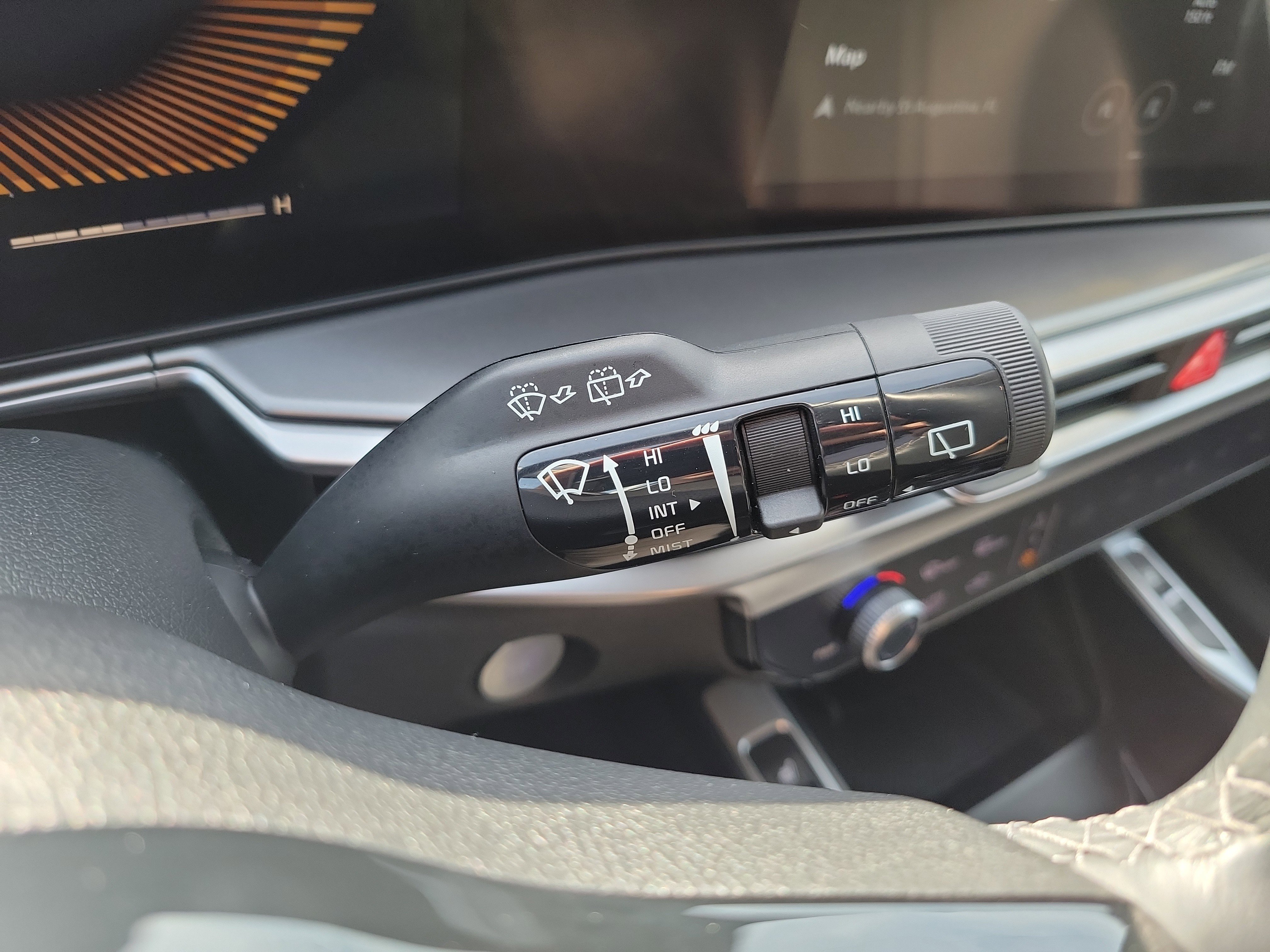 Certified 2025 Kia Sorento S w/ Panoramic Sunroof Package FWD image 31