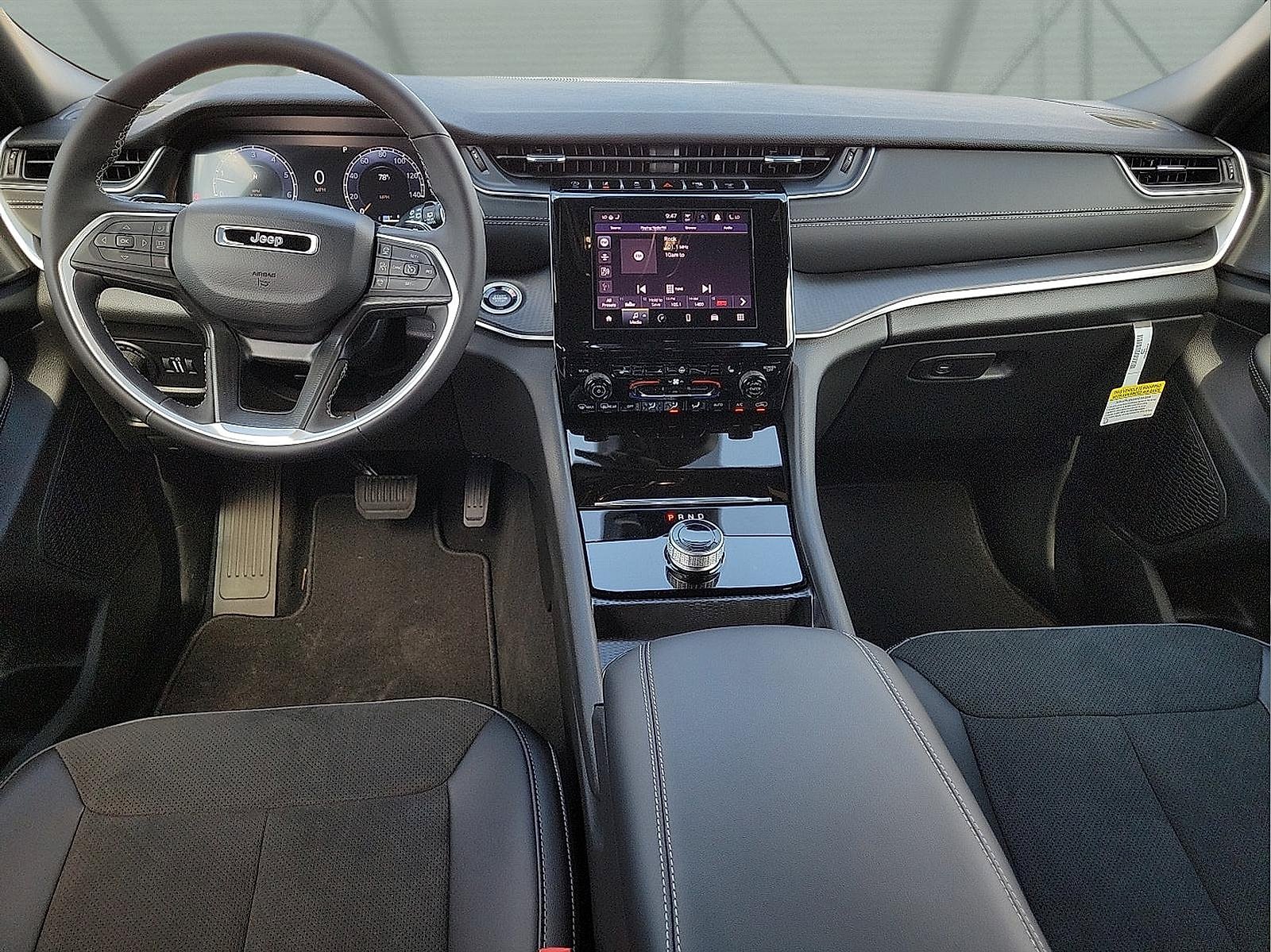 New 2025 Jeep Grand Cherokee L Laredo AWD/4WD image 9