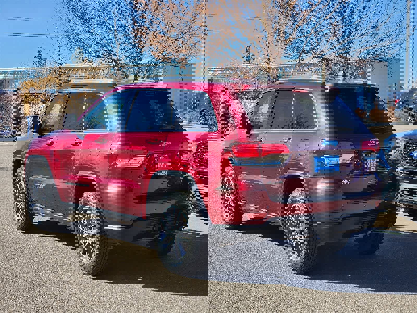 Used 2020 Jeep Grand Cherokee Laredo w/ 18" Wheel & 8.4" Radio Group image 8