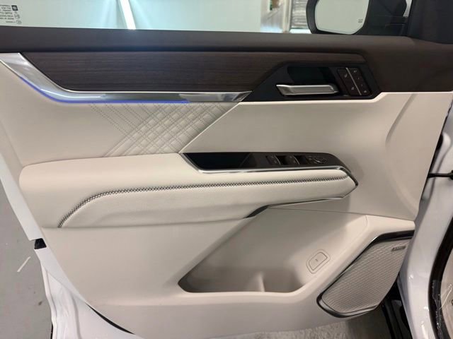 New 2026 GMC Acadia Denali w/ Super Cruise Package FWD image 12