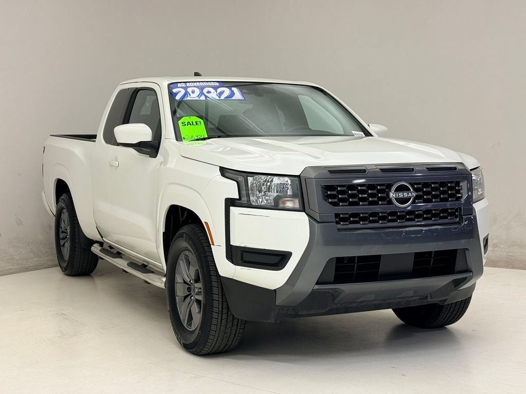 Used 2025 Nissan Frontier SV RWD image 4