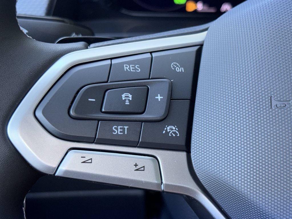 New 2026 Volkswagen Atlas Cross Sport SEL AWD/4WD image 11