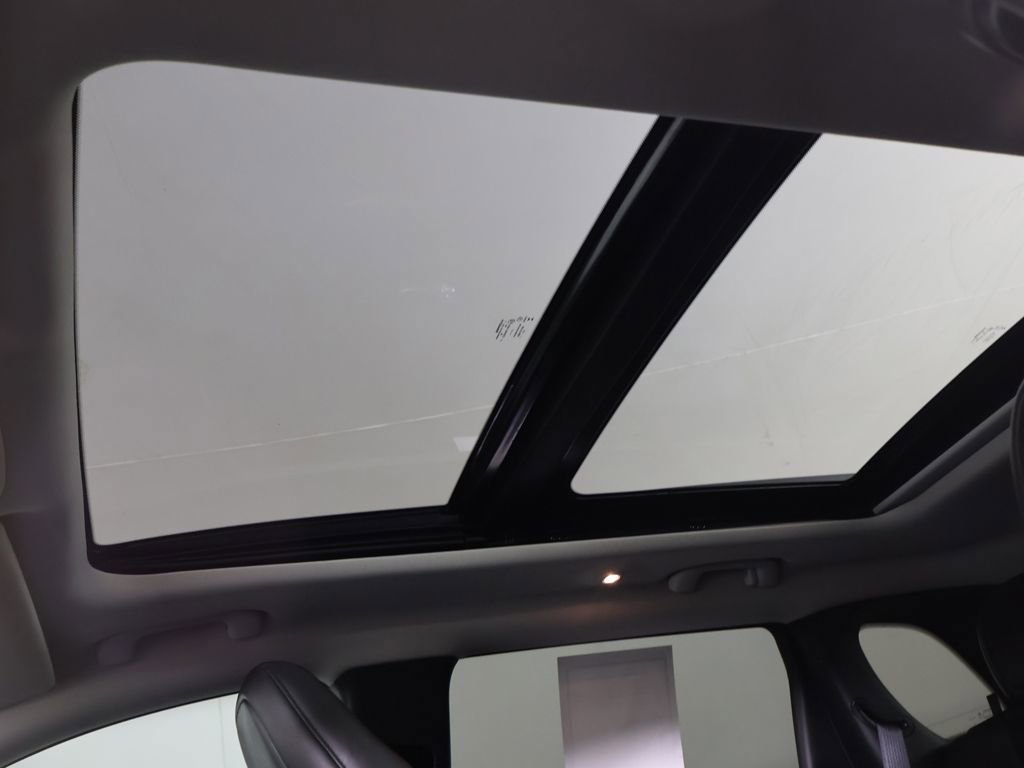 Used 2022 Jeep Cherokee Limited image 18