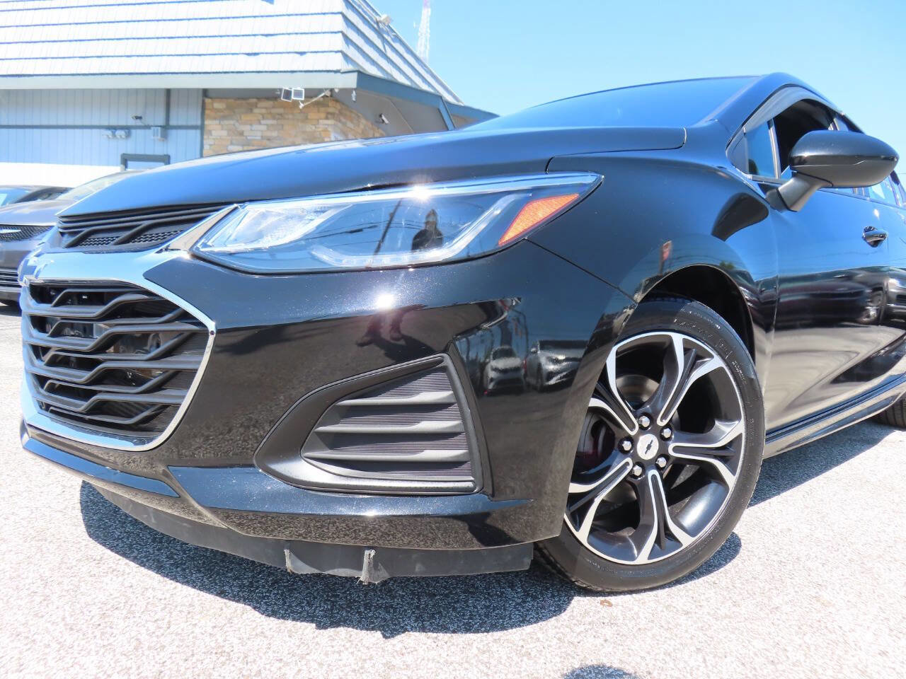 Used 2019 Chevrolet Cruze LT w/ RS Package FWD image 32