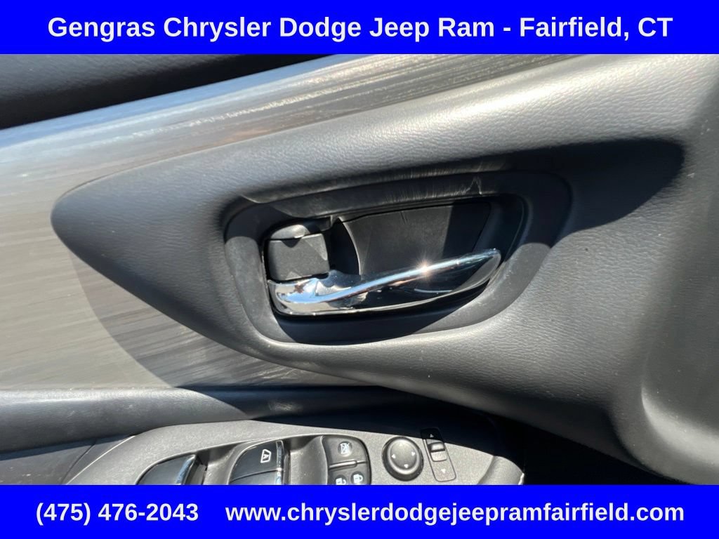 Used 2017 Nissan Murano SL w/ SL Technology Package AWD/4WD image 16