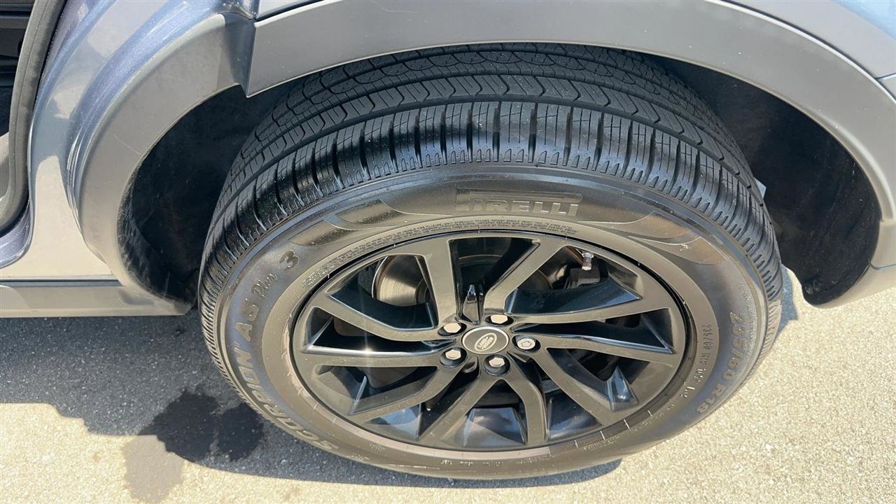 Used 2018 Land Rover Discovery Sport HSE AWD/4WD image 15