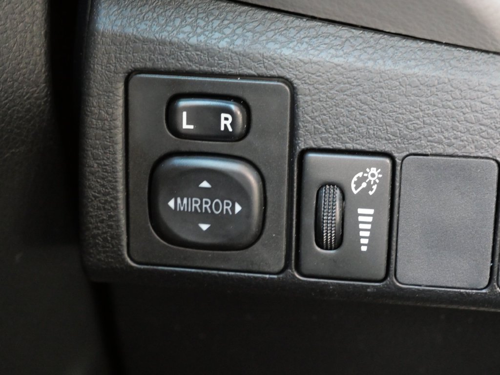 Used 2016 Toyota Corolla LE FWD image 23