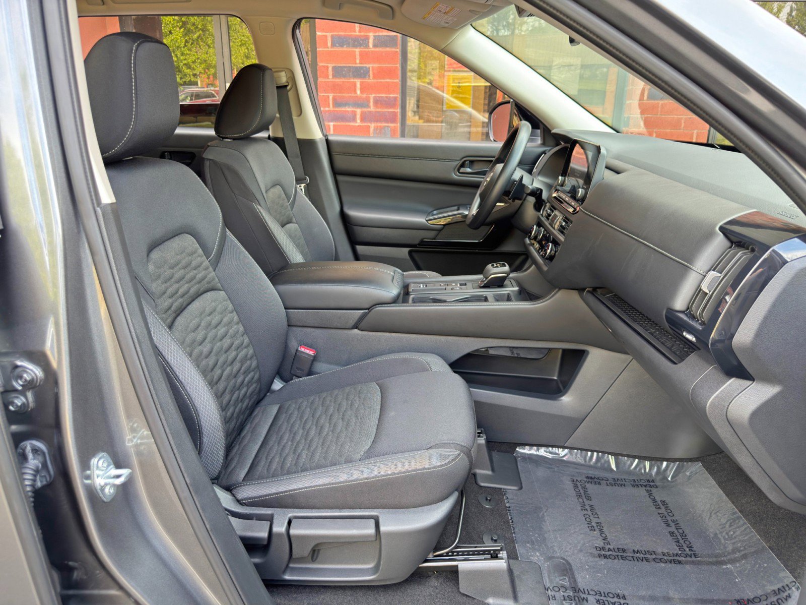 Used 2025 Nissan Pathfinder S FWD image 14