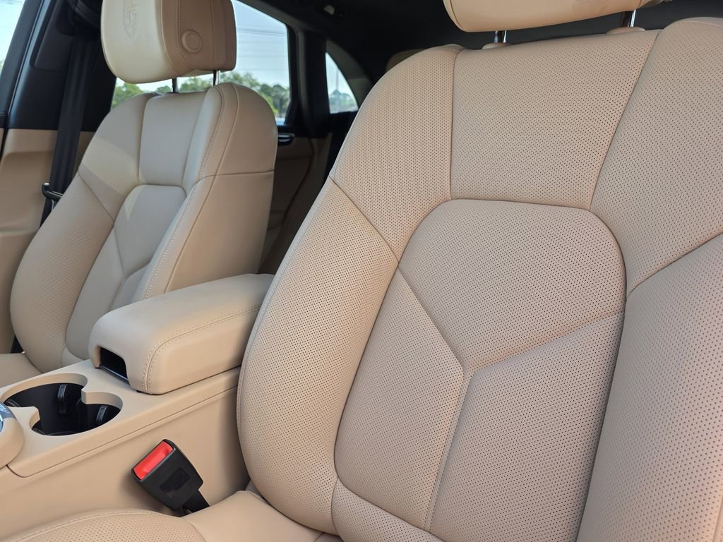 New 2025 Porsche Macan Turbo image 5