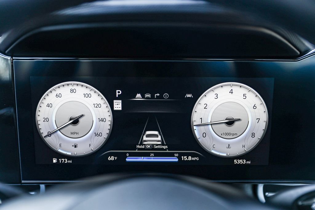 Certified 2024 Hyundai Elantra Limited FWD image 22