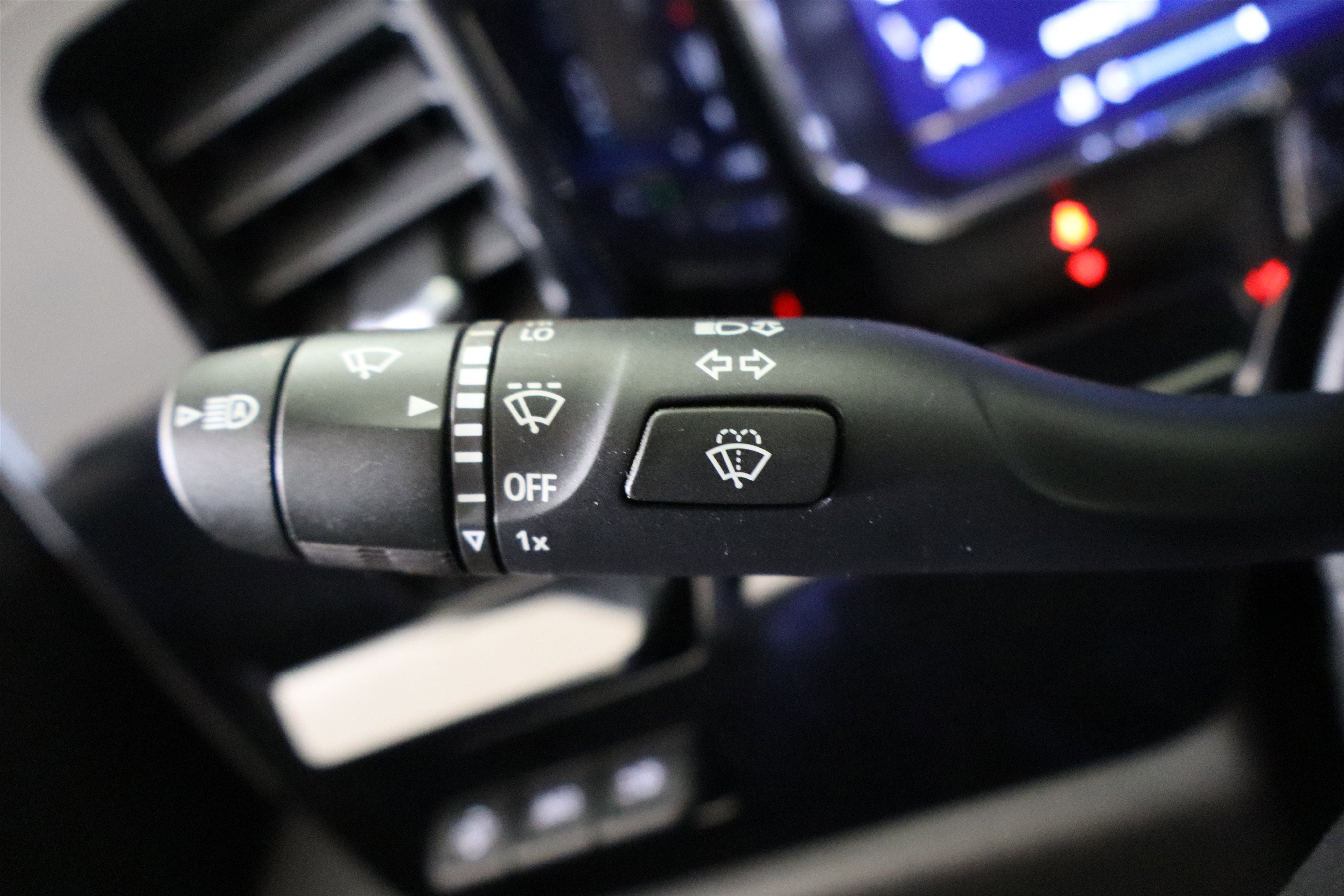 Used 2022 Chevrolet Silverado 1500 ZR2 w/ Technology Package image 31